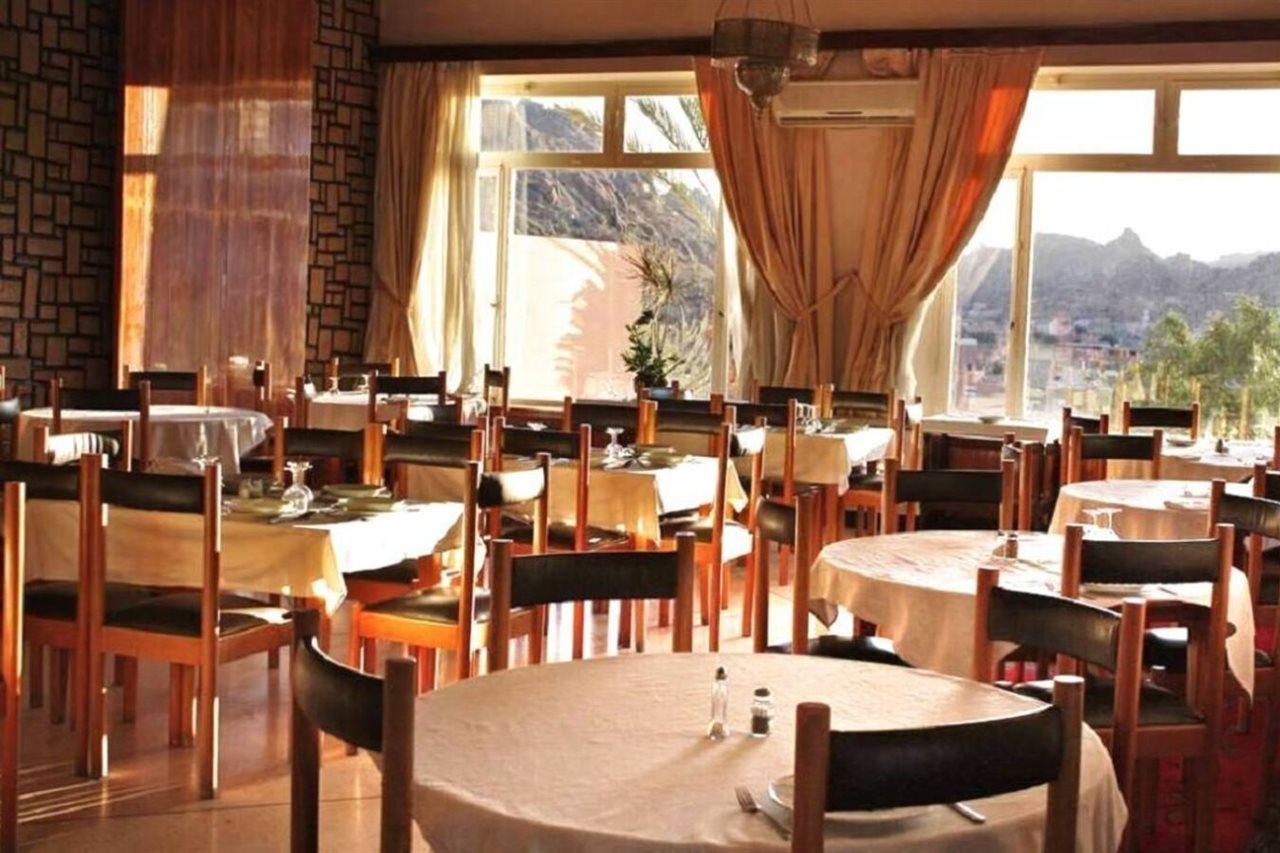 Hotel Les Amandiers Tafraout Esterno foto